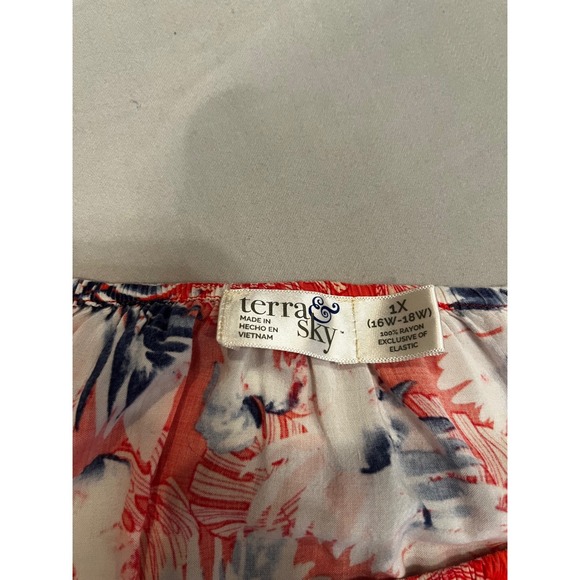 Terra & Sky Floral Print Blouse Top 1X Coral Red Navy White Womens - Picture 3 of 5